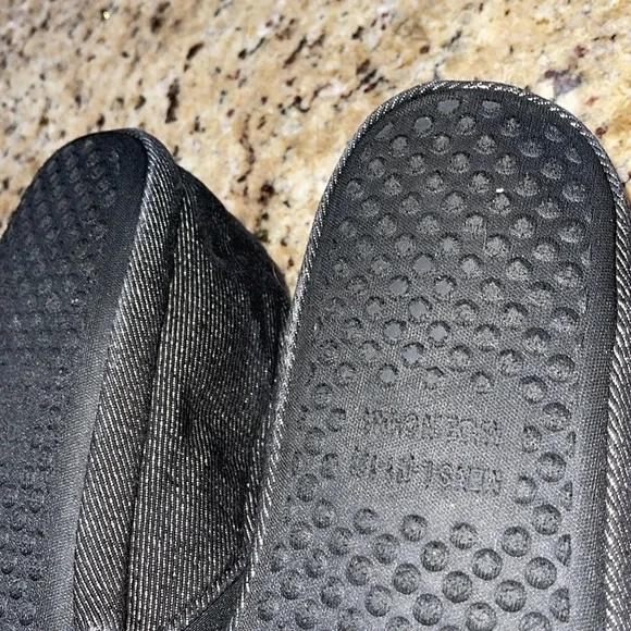 True Religion Slippers Size Large (11-12) - Picture 5 of 8